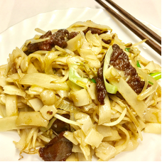 Stir Fried Flat Rice Noodle with